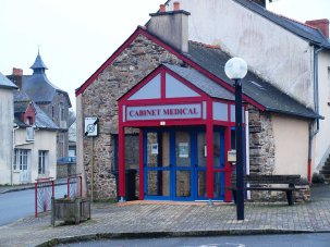 Photo d'un cabinet médical dans une petite ville