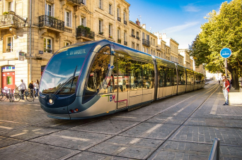Photo du tramway de Bordeaux dans le centre ville