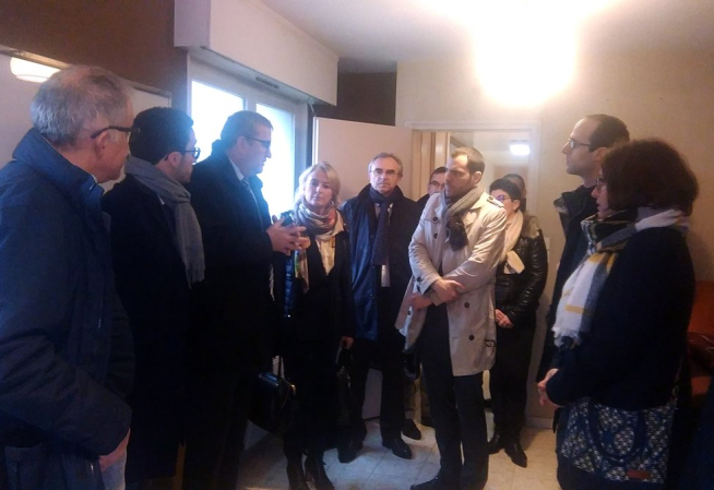 Photo des 3 délégués en compagnie de tous les acteurs du cabinet éphémère de Pontarlier