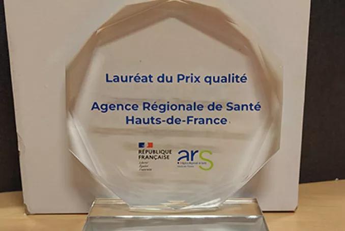 Trophée remis aux lauréats du prix qualité par ARS Hauts-de-France
